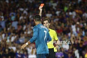  Dorong Wasit, Ronaldo Dilarang Tampil di Lima Laga 